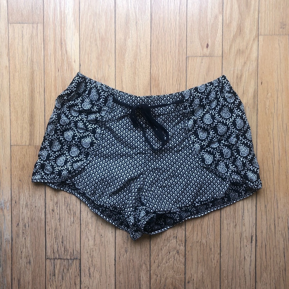 Lou&Grey Black/White Pattern Drawstring Shorts XS